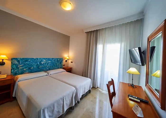 Bajamar Centro Hotel 2*