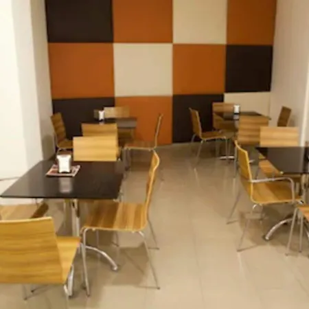 فندق Bajamar Centro 2*
