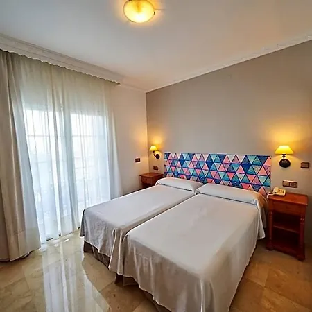 ホテル Bajamar Centro