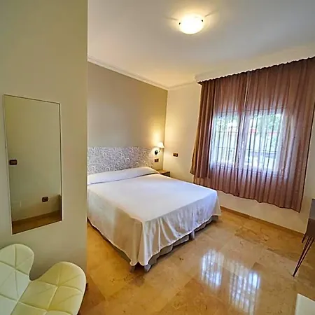 Bajamar Centro ホテル