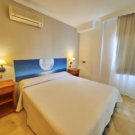 Bajamar Centro Hotel 2*