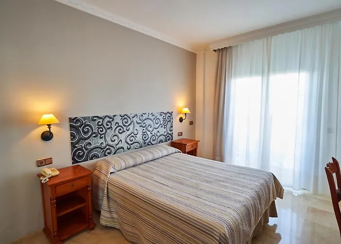 Hotel Bajamar Centro 2*