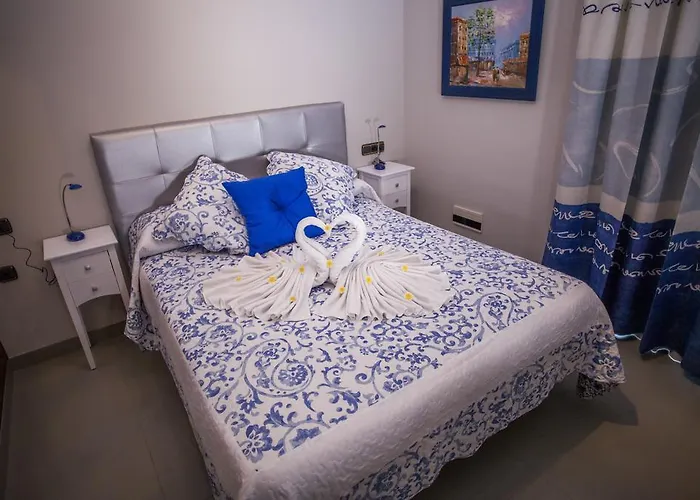 Готель Bajamar Centro 2*