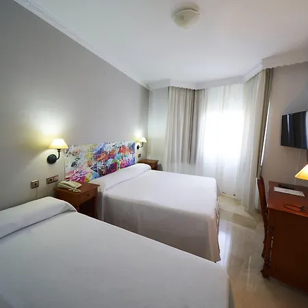 فندق Bajamar Centro نيرخا